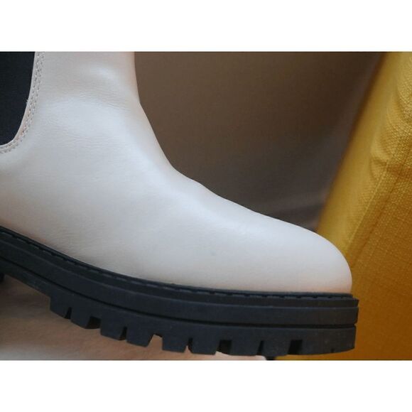 I.N.C. INTERNATIONAL CONCEPTS Women's Brycin Lug Sole Booties 5M - Picture 7 of 7